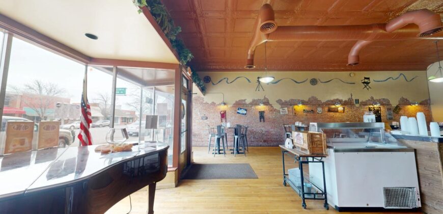 316 and 318 N Center Ave