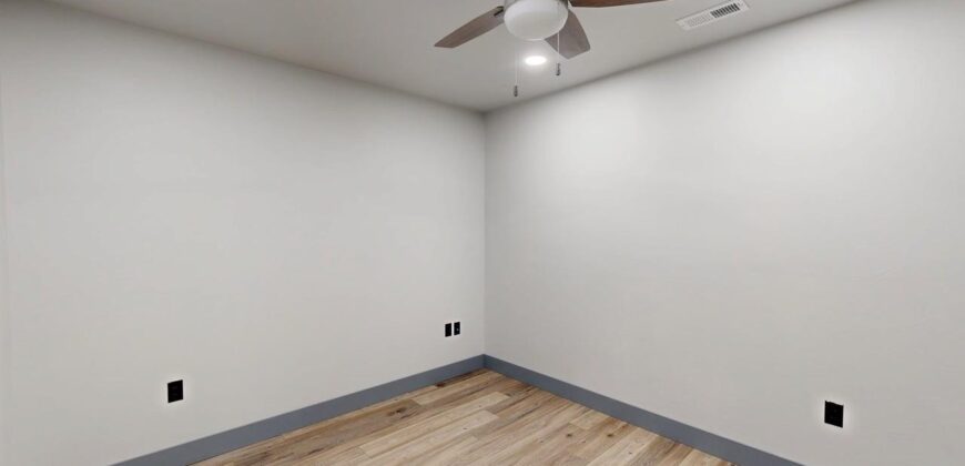 3734 Cresent Lake Rd, Unit 4
