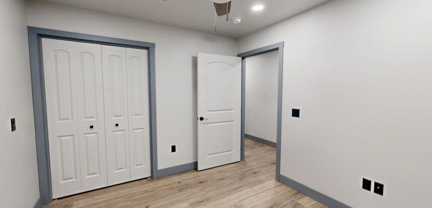 3734 Cresent Lake Rd, Unit 4