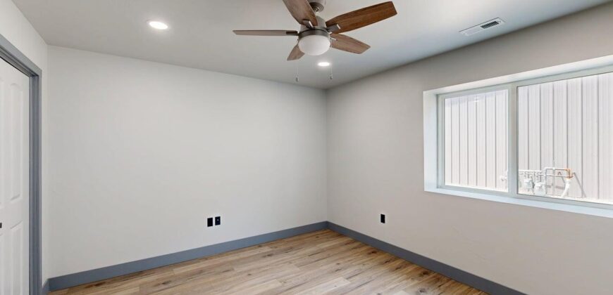 3734 Cresent Lake Rd, Unit 4