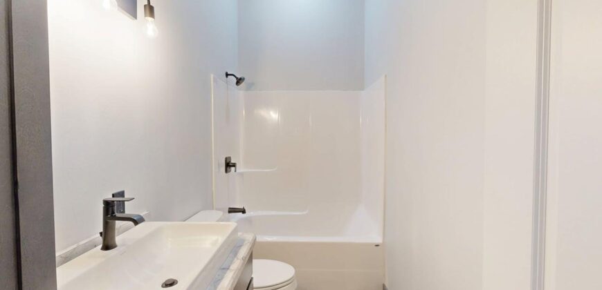 3734 Cresent Lake Rd, Unit 4
