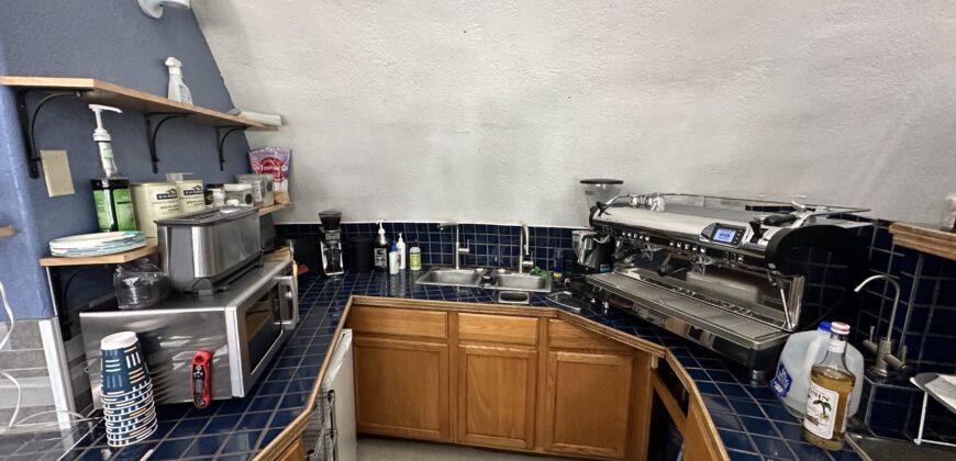 20 6th St W, Roundup