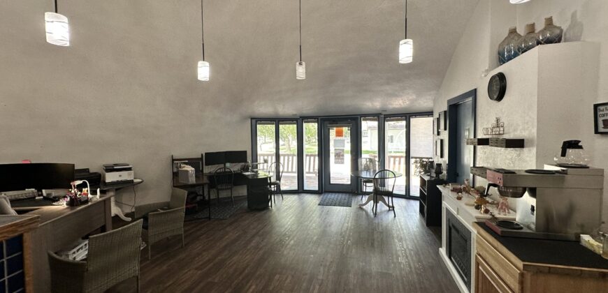20 6th St W, Roundup