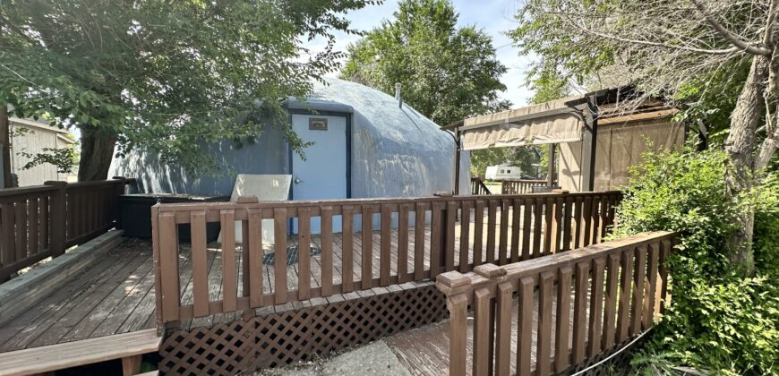 20 6th St W, Roundup