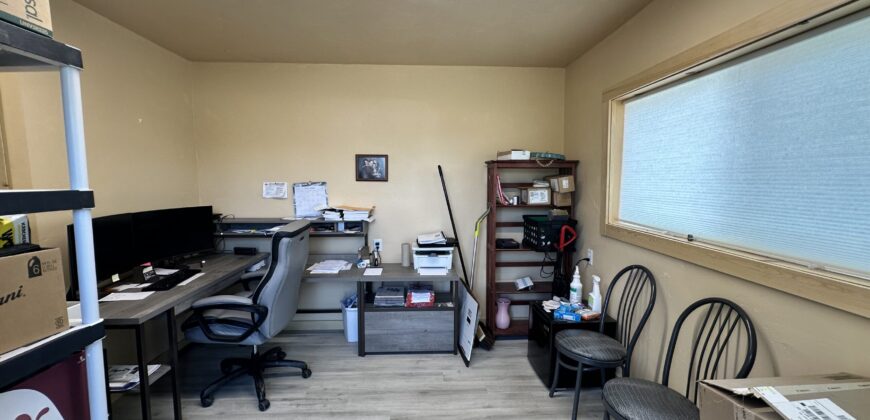20 6th St W, Roundup