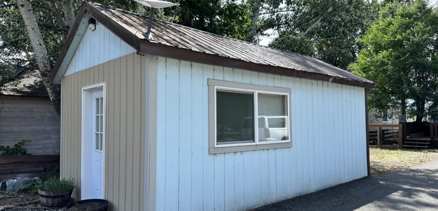 20 6th St W, Roundup
