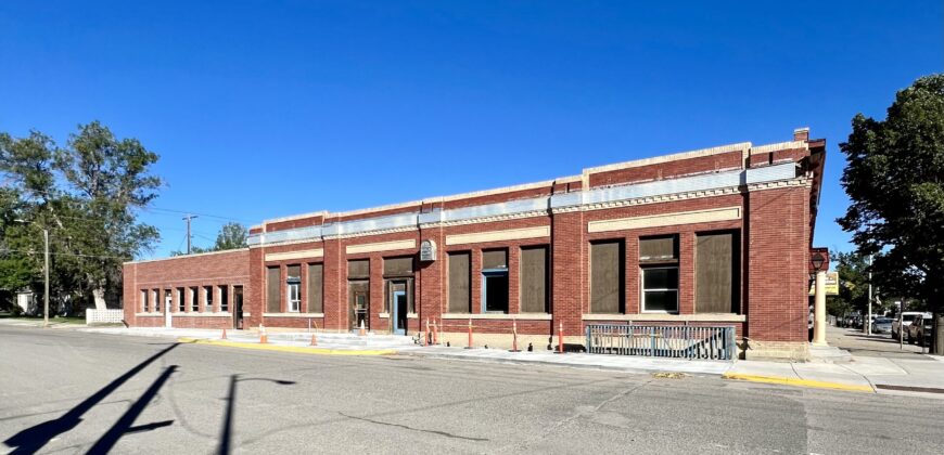 201 Main St, Roundup