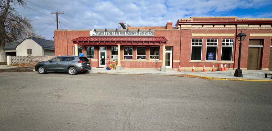 201 Main St, Roundup