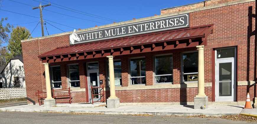 201 Main St, Roundup