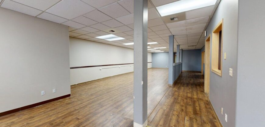 105 E Main St, Laurel