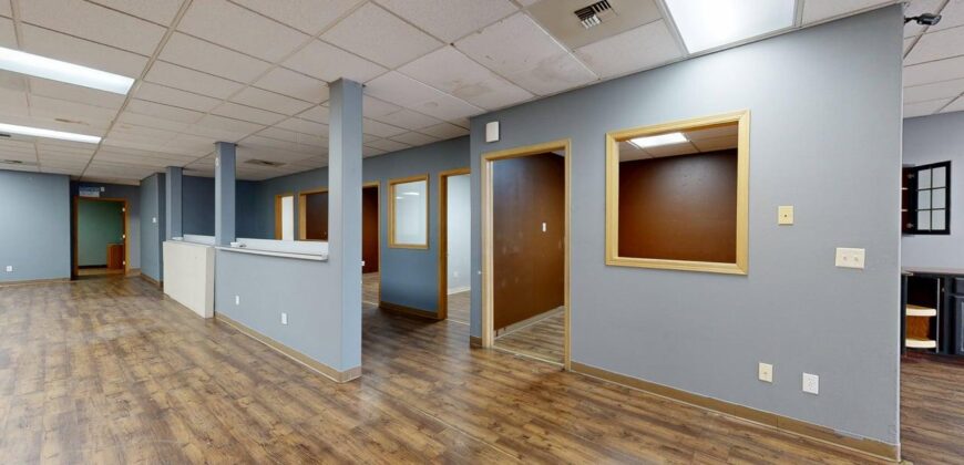 105 E Main St, Laurel