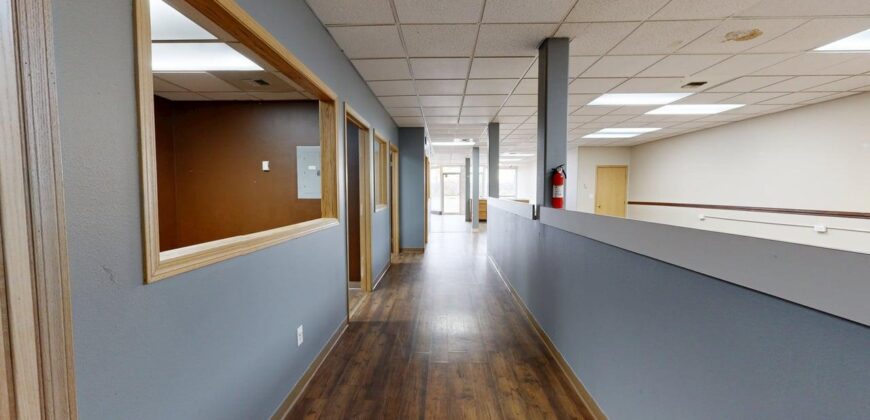 105 E Main St, Laurel