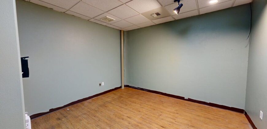 105 E Main St, Laurel