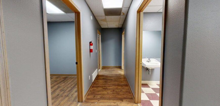 105 E Main St, Laurel