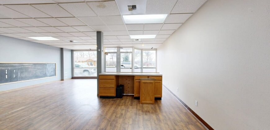 105 E Main St, Laurel