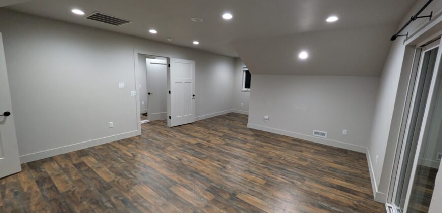 6891 Grand Ave, WORK LIVE/OFFICE